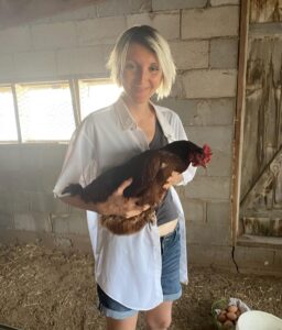 I spent most of my summer living out on the family farm in Western Nebraska/Wyoming. Here is my favorite hen!